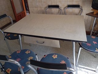 Mesa de cocina con 6 sillas