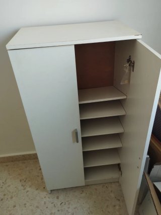 REGALO Mueble blanco 2 puertas con estantes