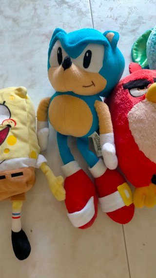 Conjunto peluches pez Nemo, Sonic,Bob esponja..