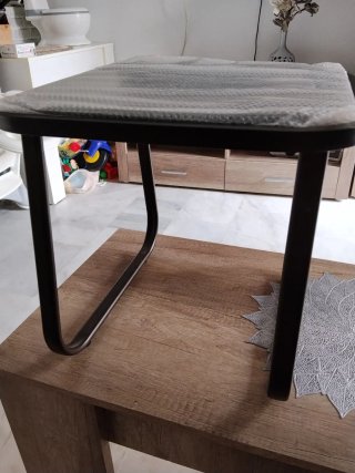 Mesa auxiliar cristal y metal nueva