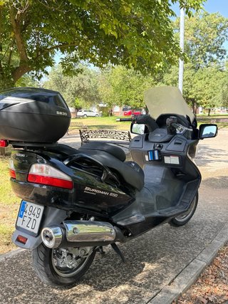 Suzuki Burgman 650 Executive Negra