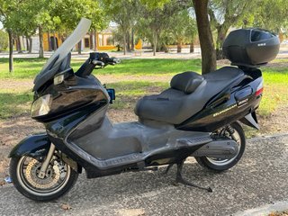Suzuki Burgman 650 Executive Negra