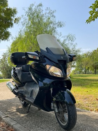 Suzuki Burgman 650 Executive Negra