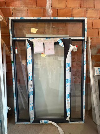 Ventana VEKA gris
