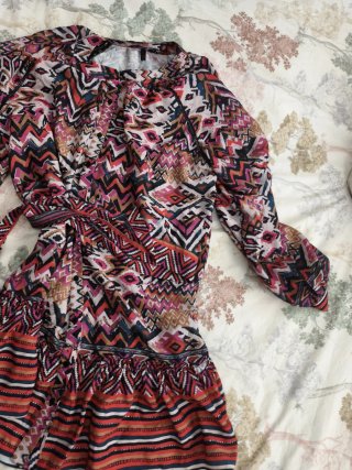 Vestido étnico multicolor con cinturón