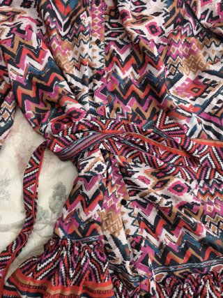 Vestido étnico multicolor con cinturón