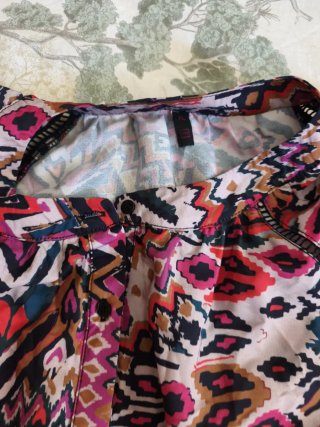 Vestido étnico multicolor con cinturón