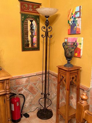 Lámpara de pie elegante metal y cristal