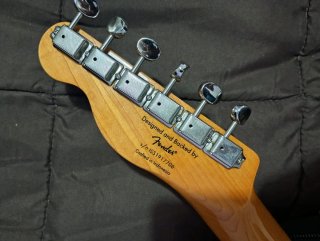 Guitarra Squier Fender Celeste
