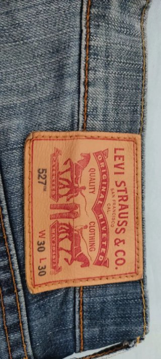 Pantalones Levis 527 en buen estado