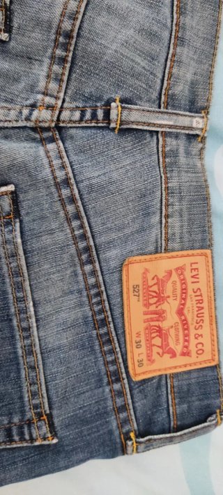 Pantalones Levis 527 en buen estado