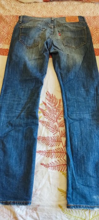 Pantalones Levis 527 en buen estado