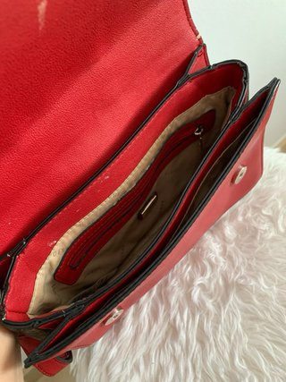 Bolso Guess Multicolor y Rojo