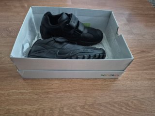 Zapatillas Geox Negras Velcro waterproof de piel
