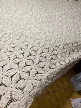 Colcha antigua ganchillo beige