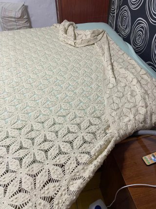 Colcha antigua ganchillo beige