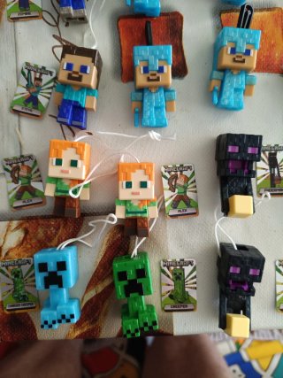 Figuras Minecraft Kinder Joy