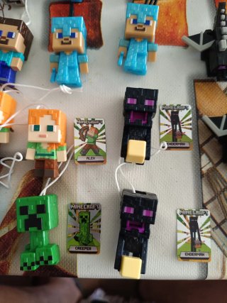 Figuras Minecraft Kinder Joy