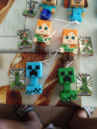 Figuras Minecraft Kinder Joy