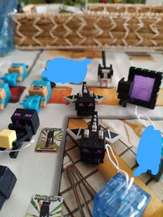 Figuras Minecraft Kinder Joy