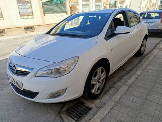 Opel Astra 2012