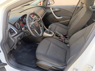 Opel Astra 2012