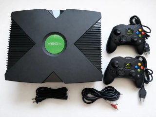Xbox Classica Nera + 2 Controller + 30 Giochi