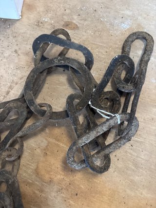 Cadena antigua de hierro forjado