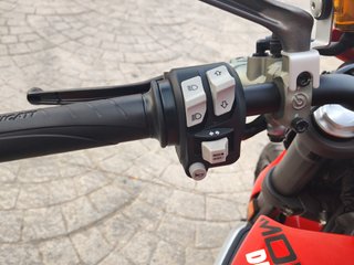 Ducati Monster 2022 Roja - Pocos Kms