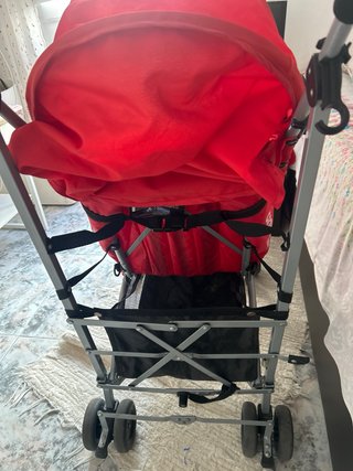 Carrito de bebé rojo ASALVO