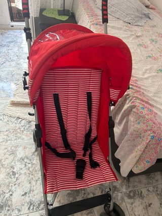 Carrito de bebé rojo ASALVO