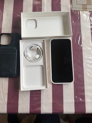 iPhone 15 Pro Max 256GB Blanco + AirPods 3:gn