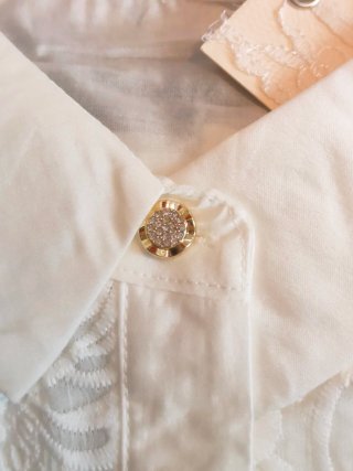Camisa blanca con encaje