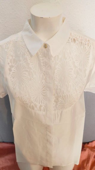 Camisa blanca con encaje