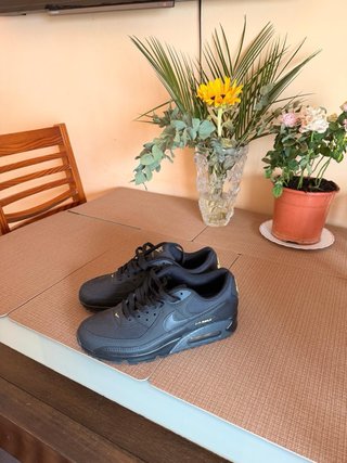 Nike Air Max Talla 40 Negro/Dorado
