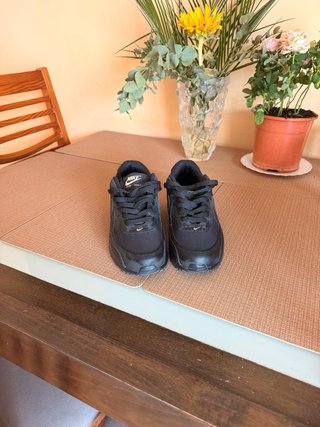 Nike Air Max Talla 40 Negro/Dorado