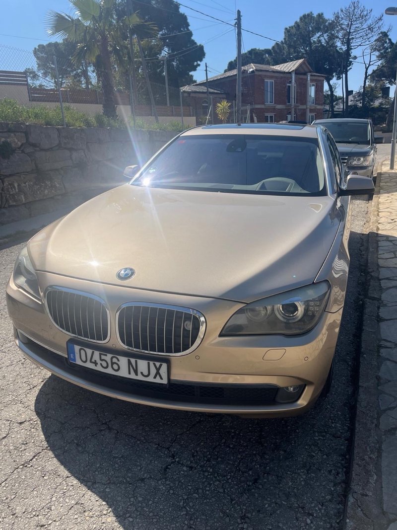 BMW Serie 7 2010 - foto 1