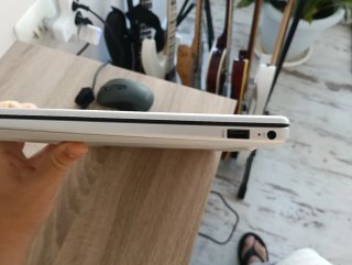 HP Portátil Intel Ultra 7 32GB RAM 1TB SSD