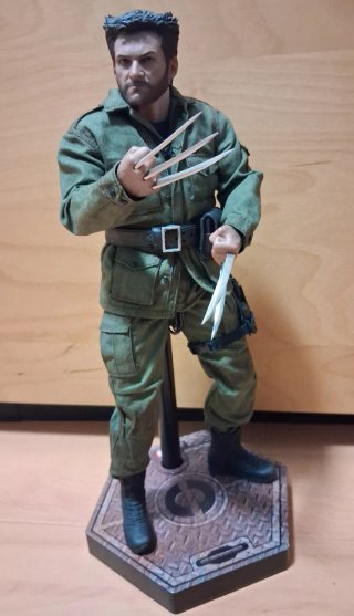 Figura articulada Wolverine Lobezno 1/6 Custom