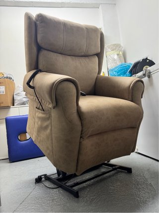 Sillón Eléctrico Elevable y Reclinable