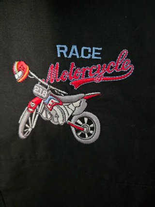 Grembiule nero Scuola con ricami moto