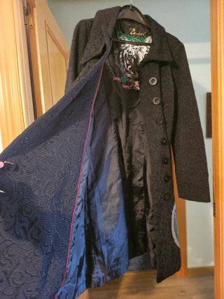 Abrigo Desigual negro bordado multicolor
