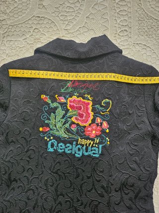 Abrigo Desigual negro bordado multicolor