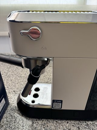 Cafetera DeLonghi Dedica Style Blanca