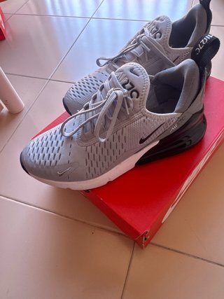 Nike Air Max 270 Gris