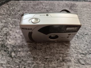 Nikon EF400SV Fotocamera Compatta