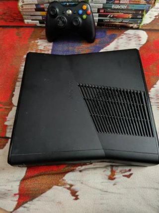 Xbox 360 Negra + 49 juegos TODOS con disco