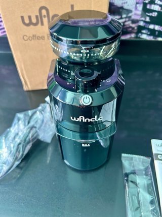 A ESTRENAR. Molinillo de café eléctrico.