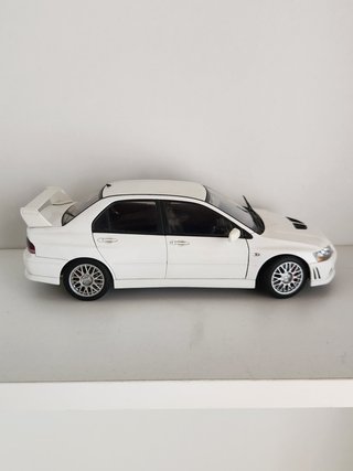 Mitsubishi Lancer Evo VII 7 White AUTOart