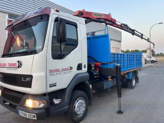 Camión DAF LF 180 con Grúa PK8500